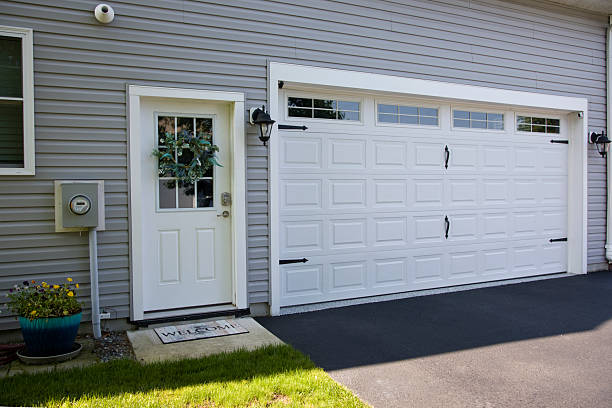 24/7 Emergency Garage Door Panel Replacement experts in La Porte City, IA